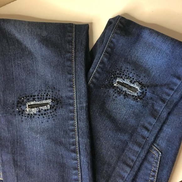 ππ’π'π¦ ππππ‘π¦ Distressed with Bling Frayed End Jeans β¦β¦β¦ - Picture 7 of 15